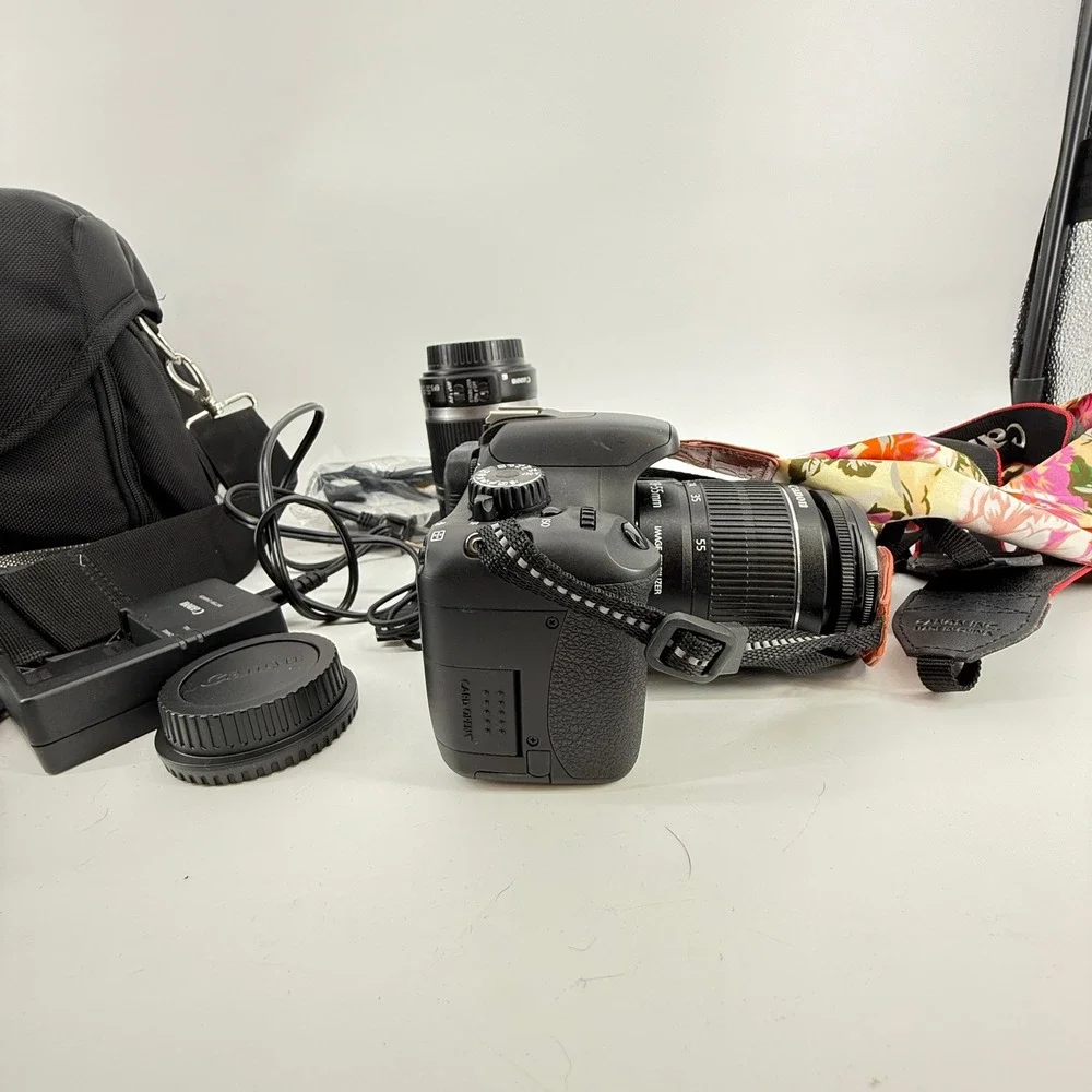 Canon SLR EOS Rebel T2i Extra 55-250mm 58mm Lens Case Charger Chords 2 straps